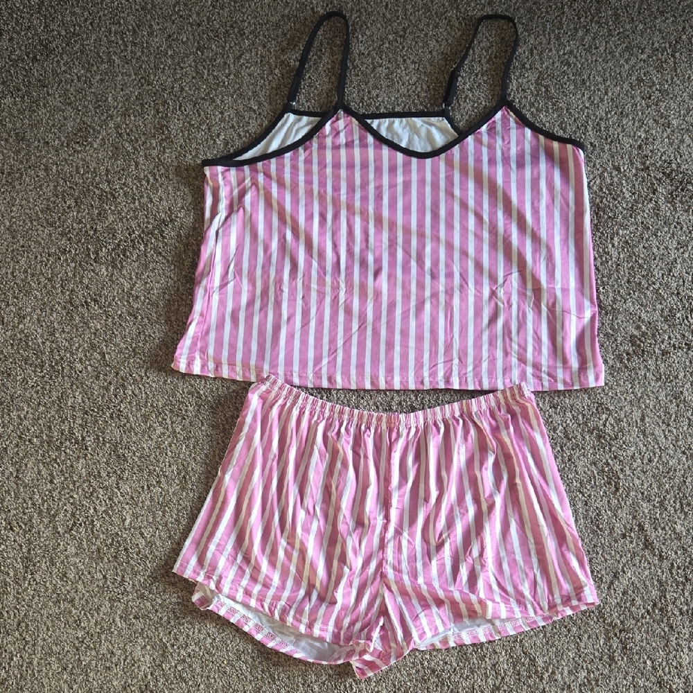 Striped Pink and White Sleepwear Set  🌺     ✨️NEW  ✨️